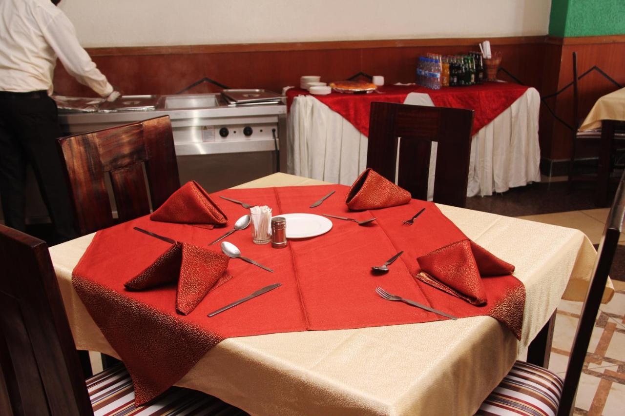 Hotel Winstar Елдорет Екстериор снимка
